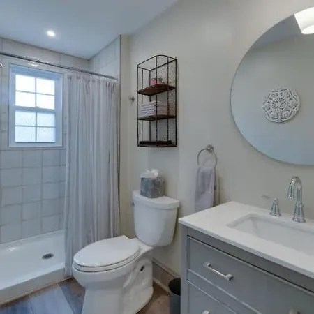The Suite In A Historic Carriage House Kennett Square Esterno foto